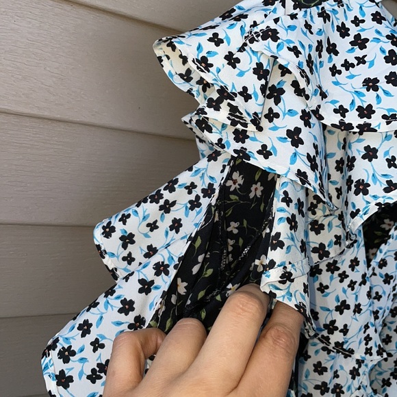 Pretty Little Thing Dress - Picture 5 of 7